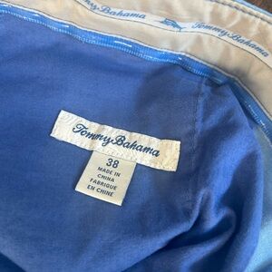 Tommy Bahama shorts like new. Waist size 38.